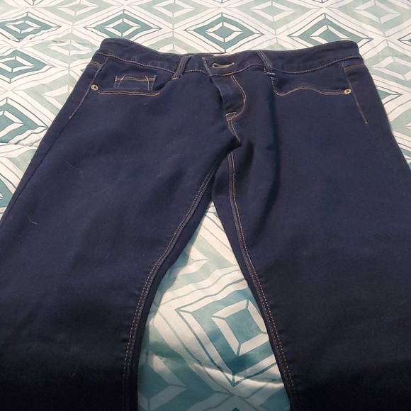 Ladles clothing - Picture 2 of 5